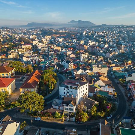 Отель Le House Dalat Экстерьер фото