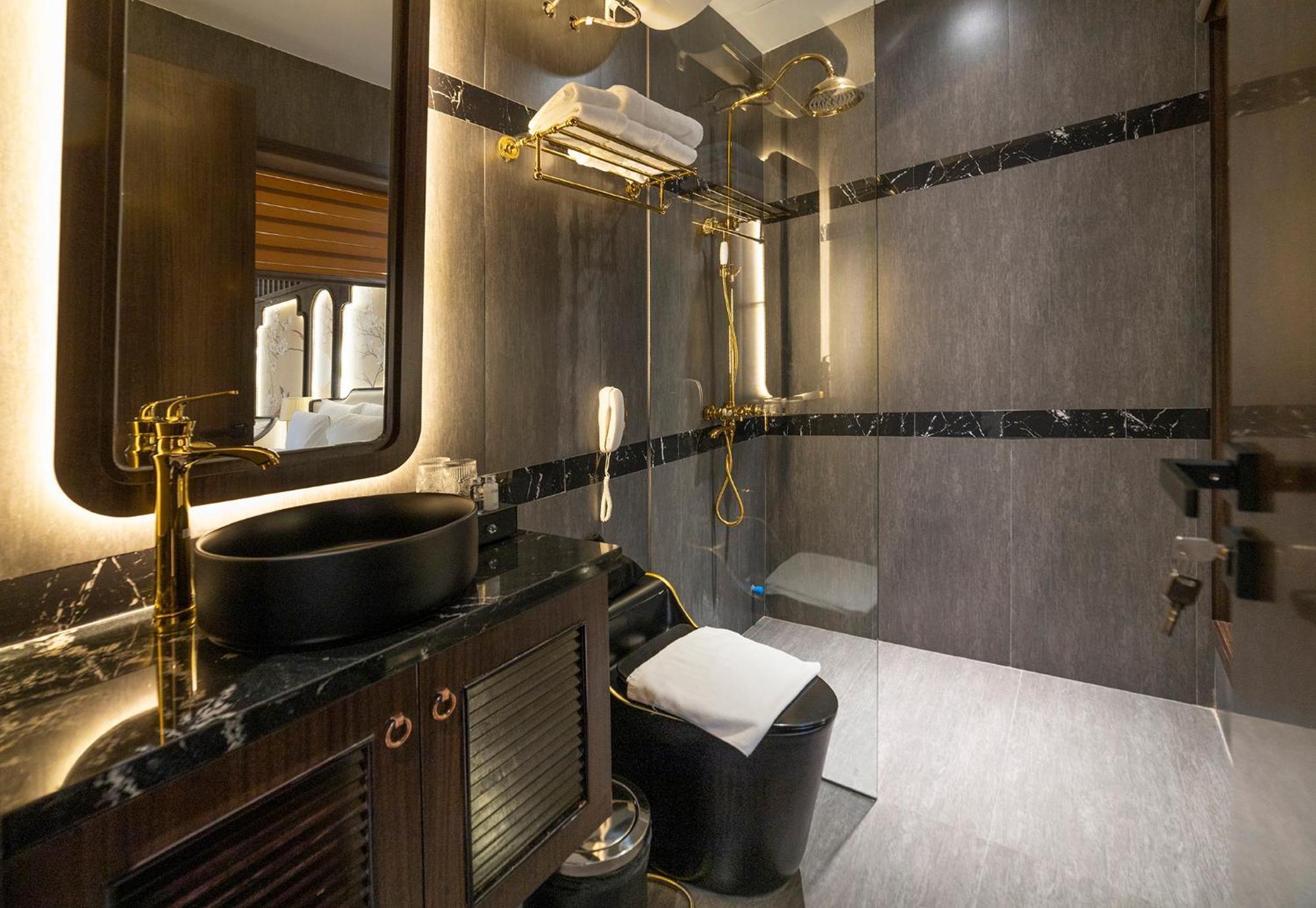 Отель Le House Dalat Экстерьер фото
