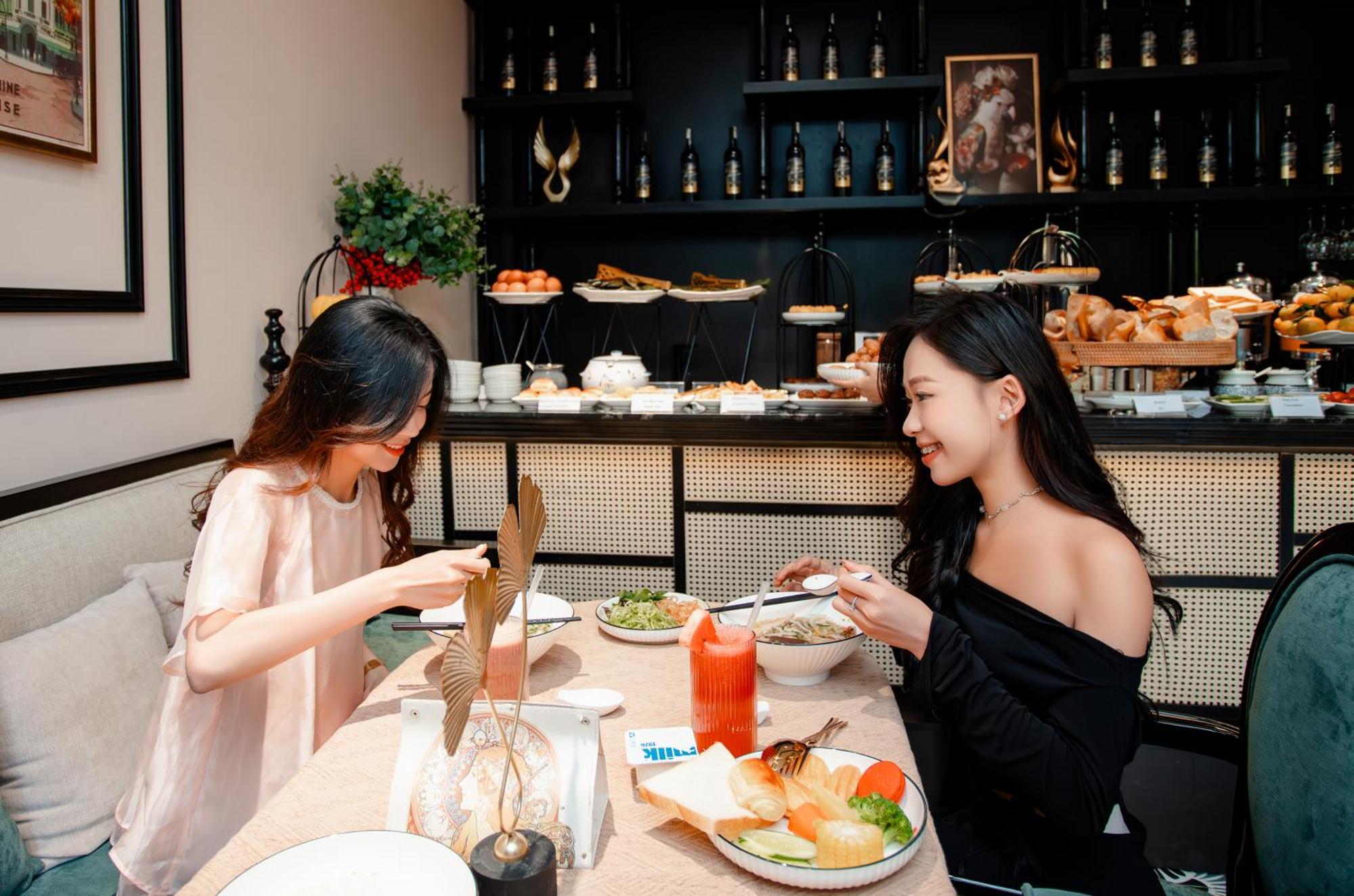 Отель Le House Dalat Экстерьер фото