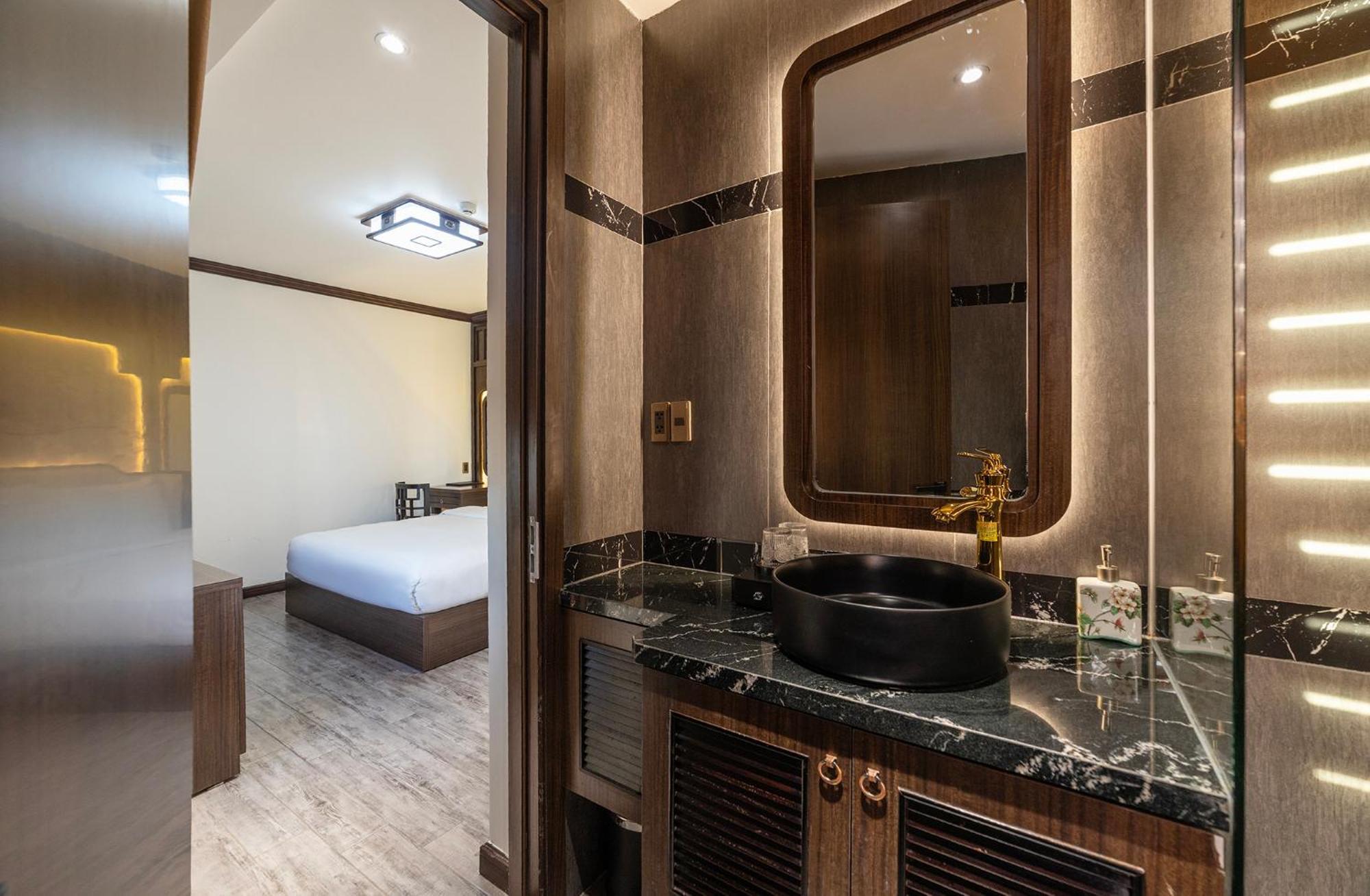 Отель Le House Dalat Экстерьер фото